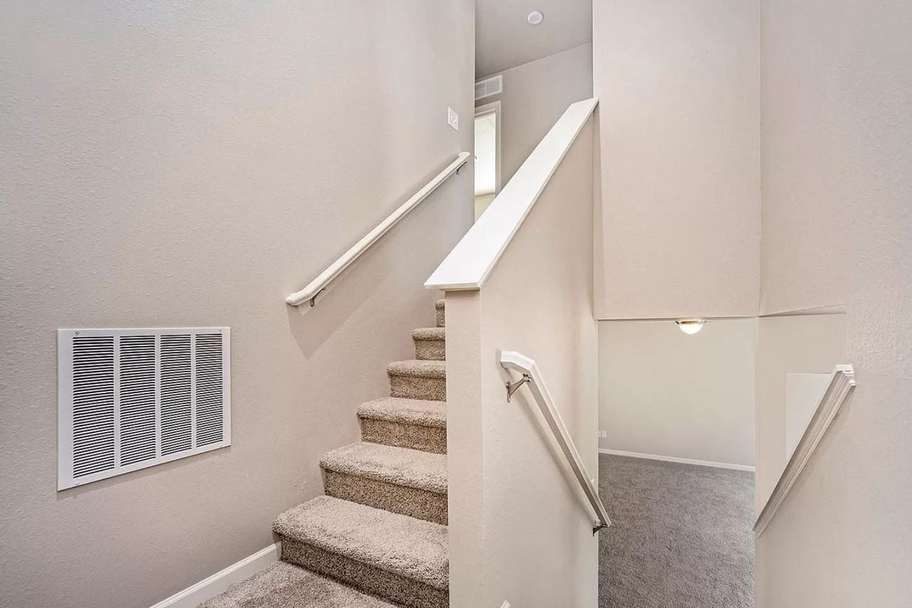 1043 Kenny Brook Ln - Photo 7 of 17