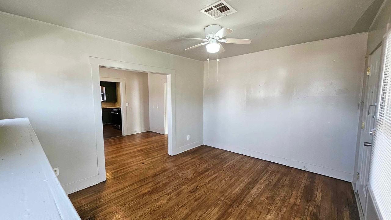 1501 Ne 17th St - Photo 4 of 23