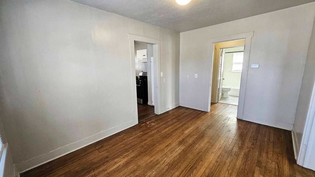 1501 Ne 17th St - Photo 6 of 23