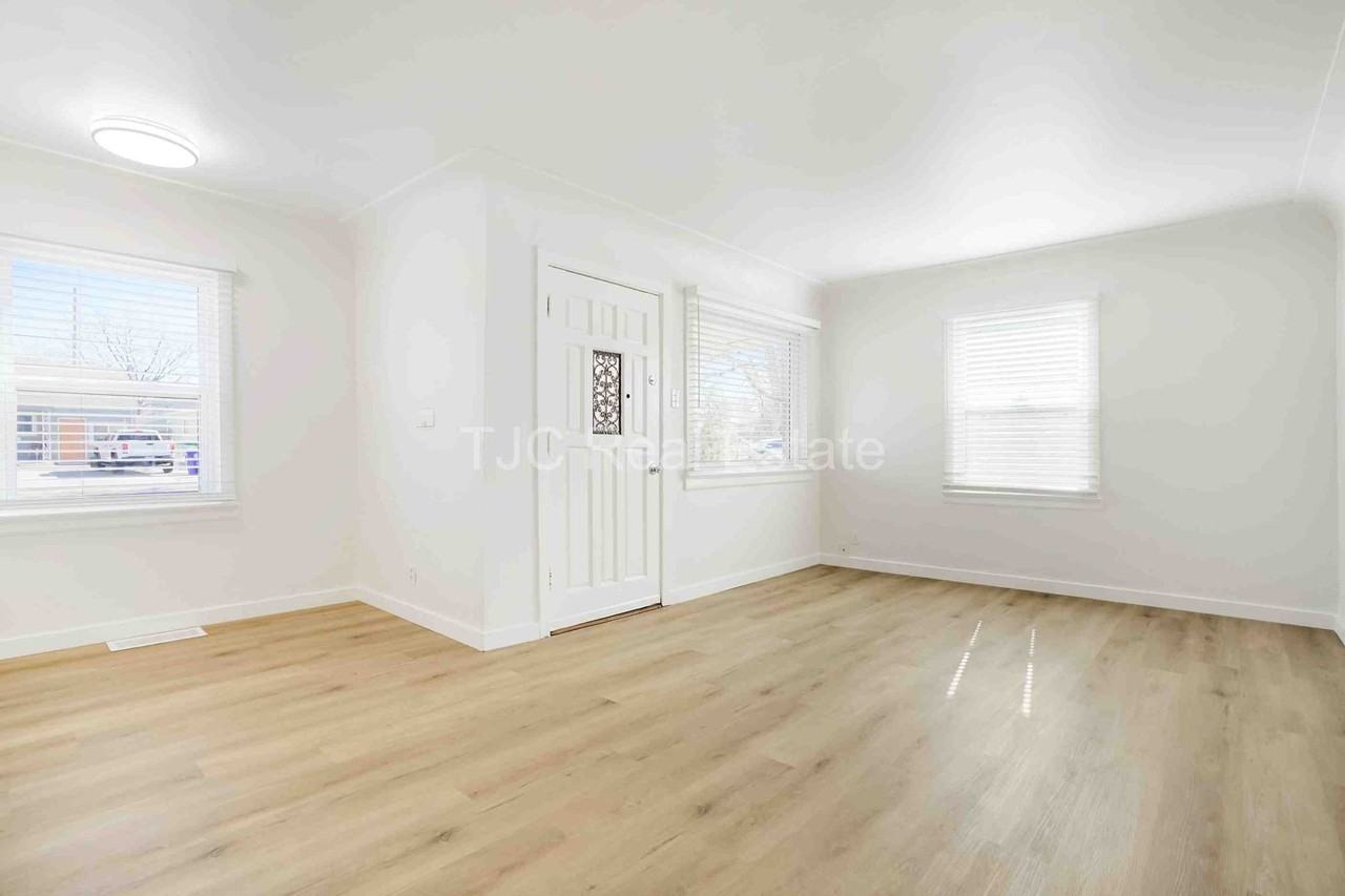 1741 Newark St - Photo 2 of 14