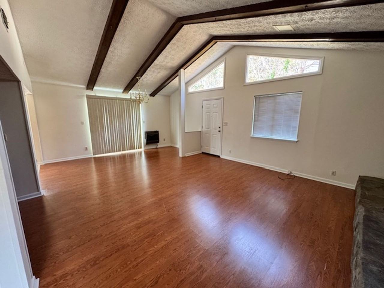 105 N Lake Dr - Photo 5 of 13