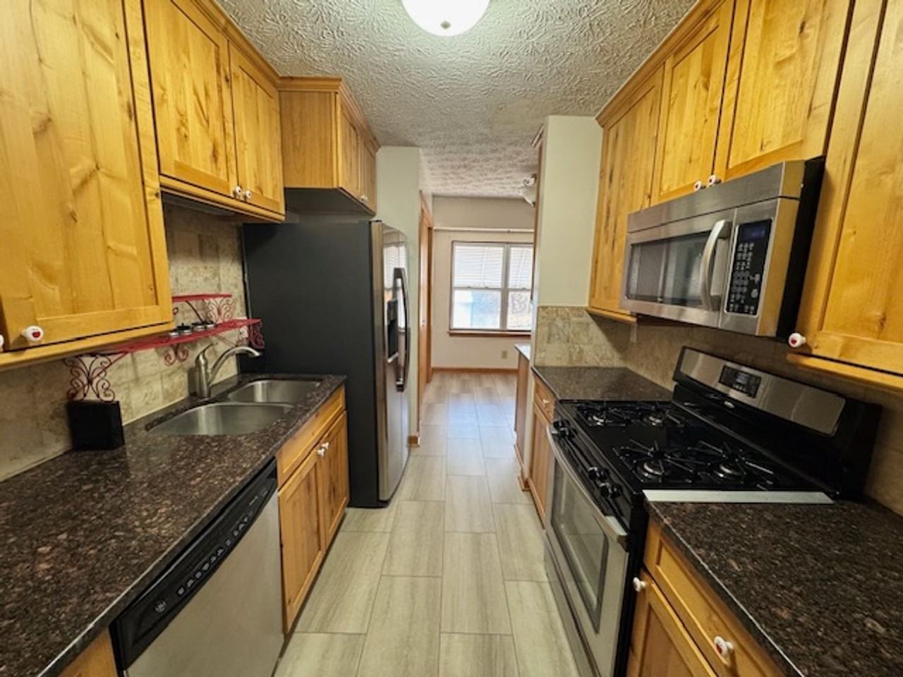 105 N Lake Dr - Photo 6 of 13