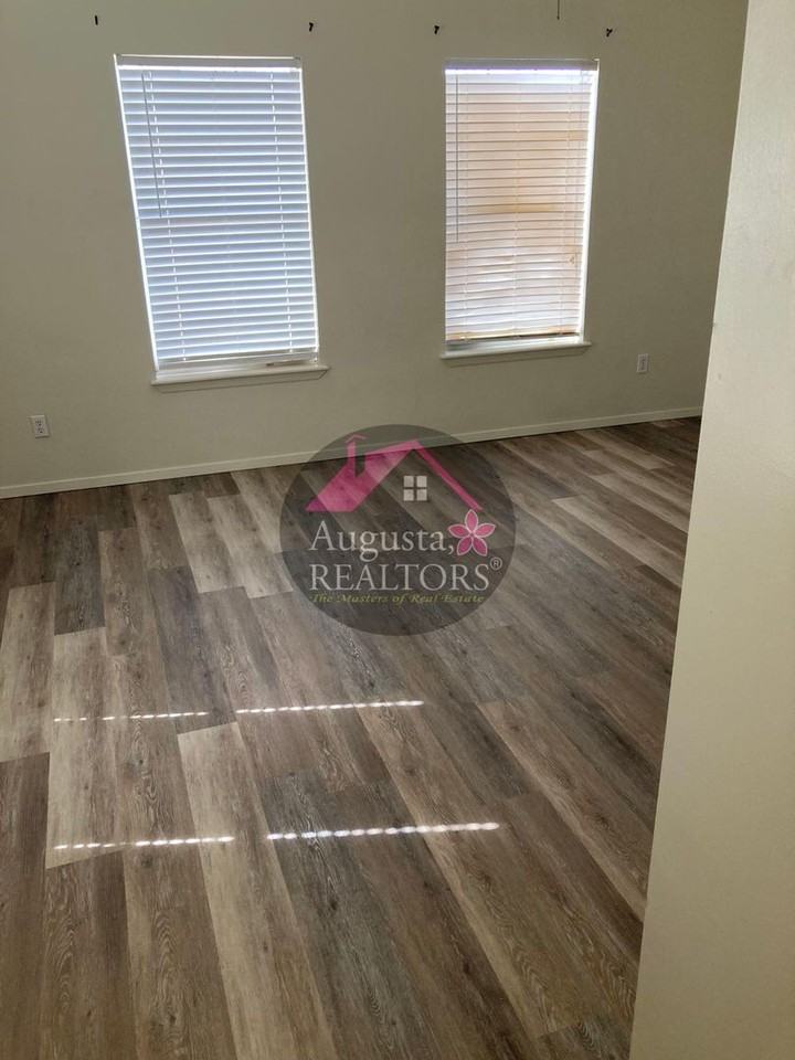 129 East St - Photo 3 of 5