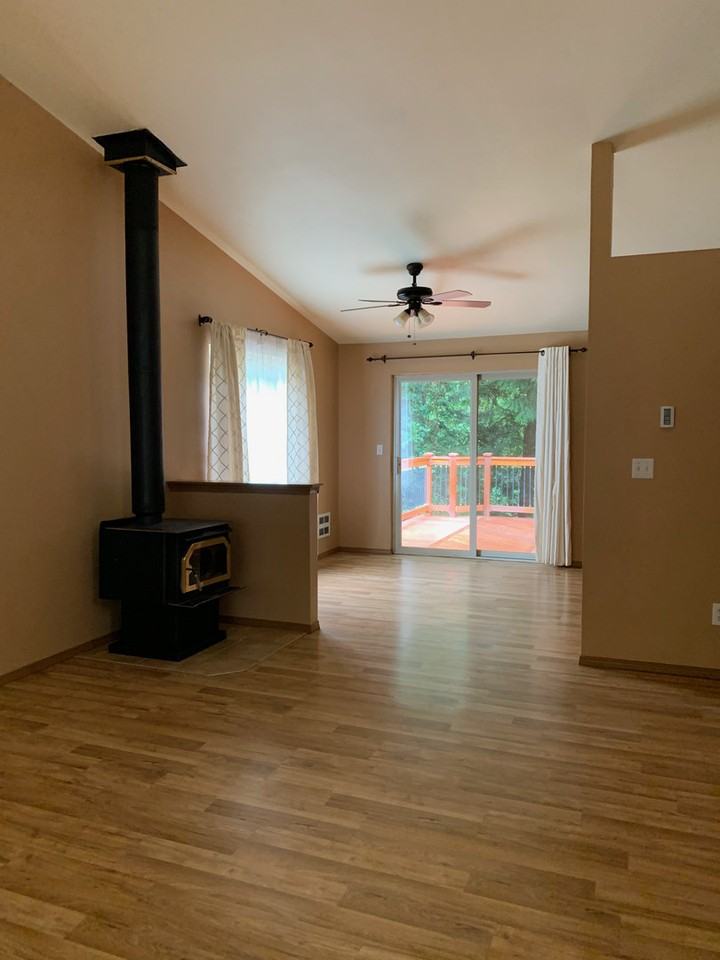 18525 Woodside Dr Se - Photo 4 of 30