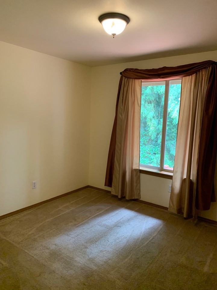 18525 Woodside Dr Se - Photo 7 of 30