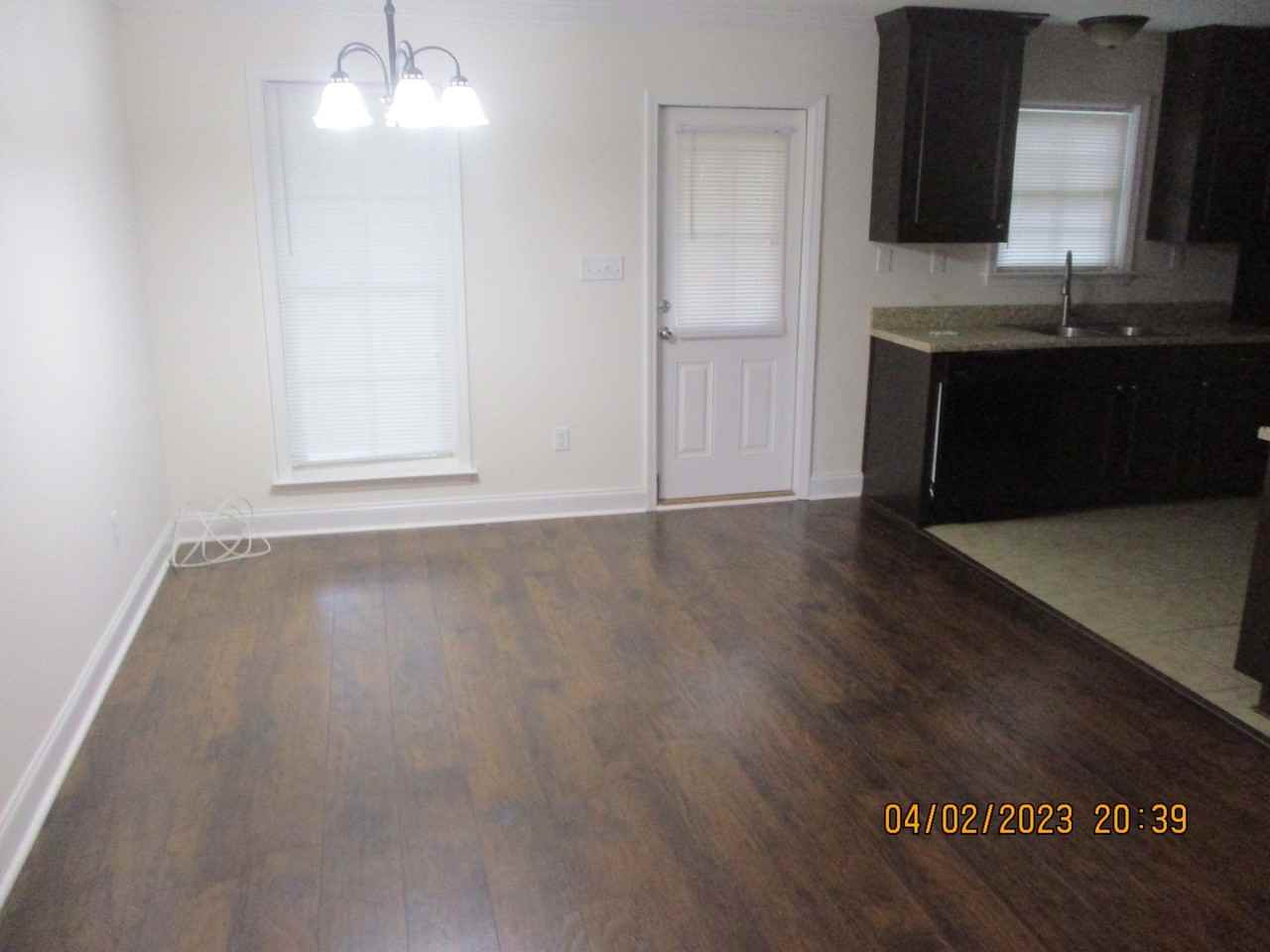 219 Robertson Dr - Photo 3 of 9