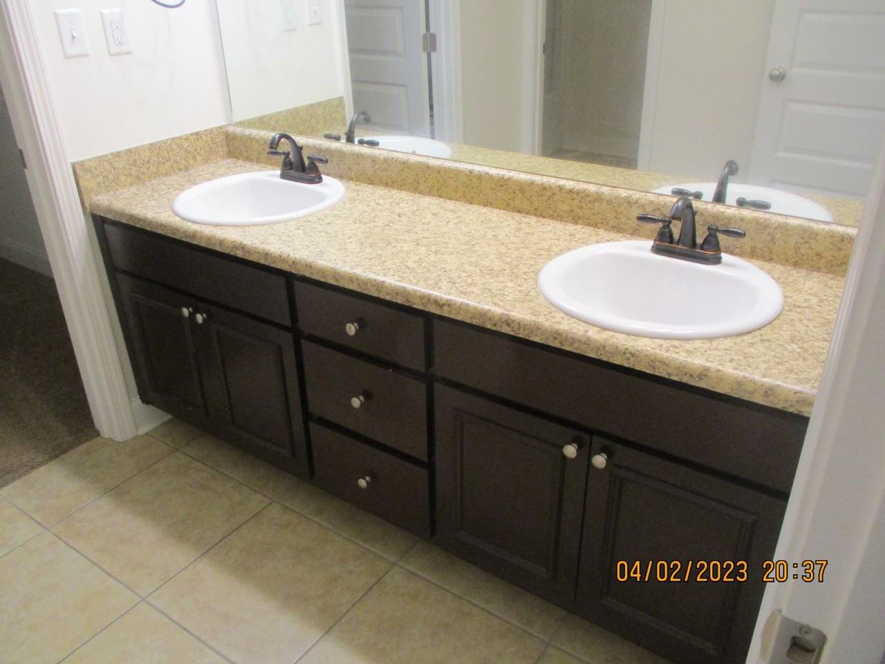 219 Robertson Dr - Photo 5 of 9