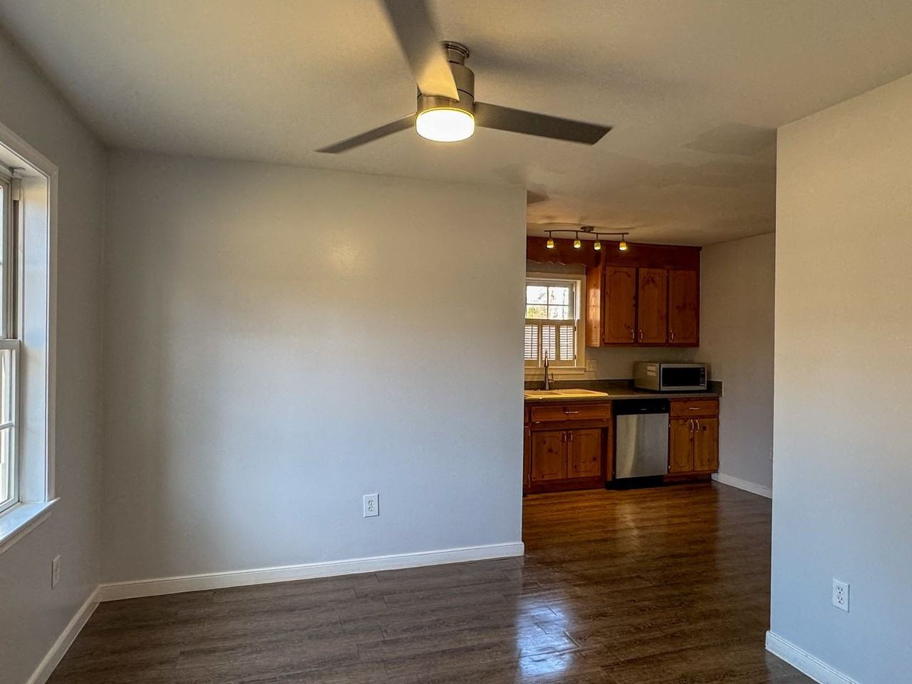 24502 Lake Dr - Photo 5 of 37