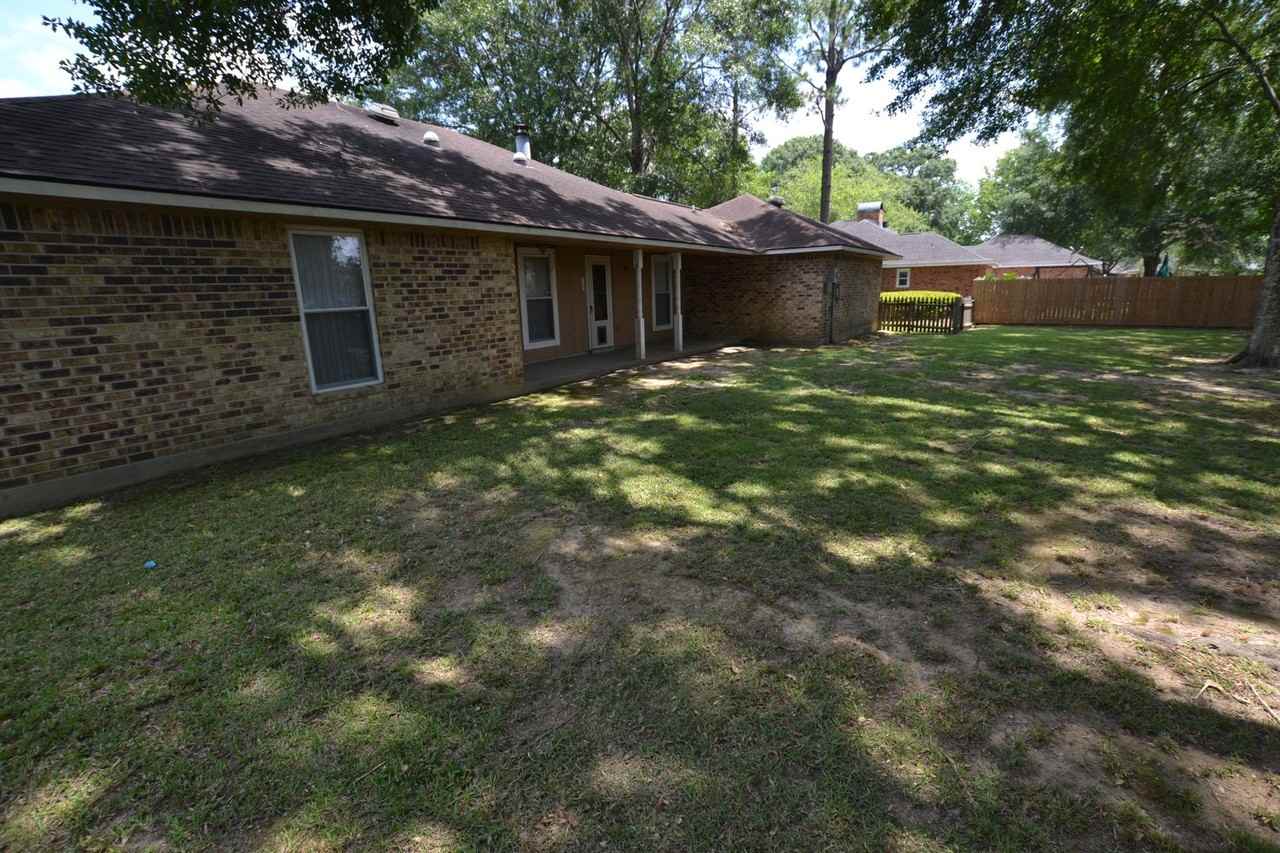 2214 Alice St - Photo 6 of 33