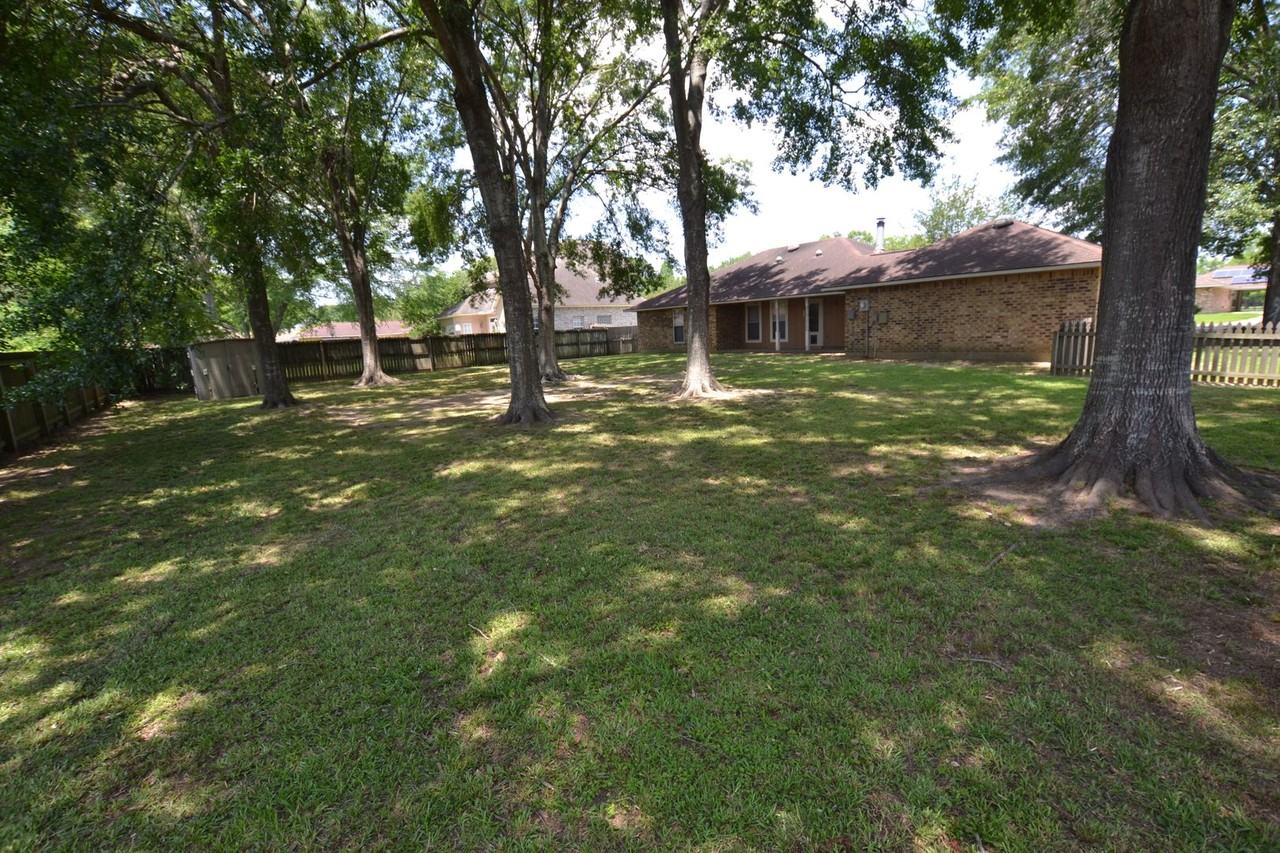 2214 Alice St - Photo 5 of 33