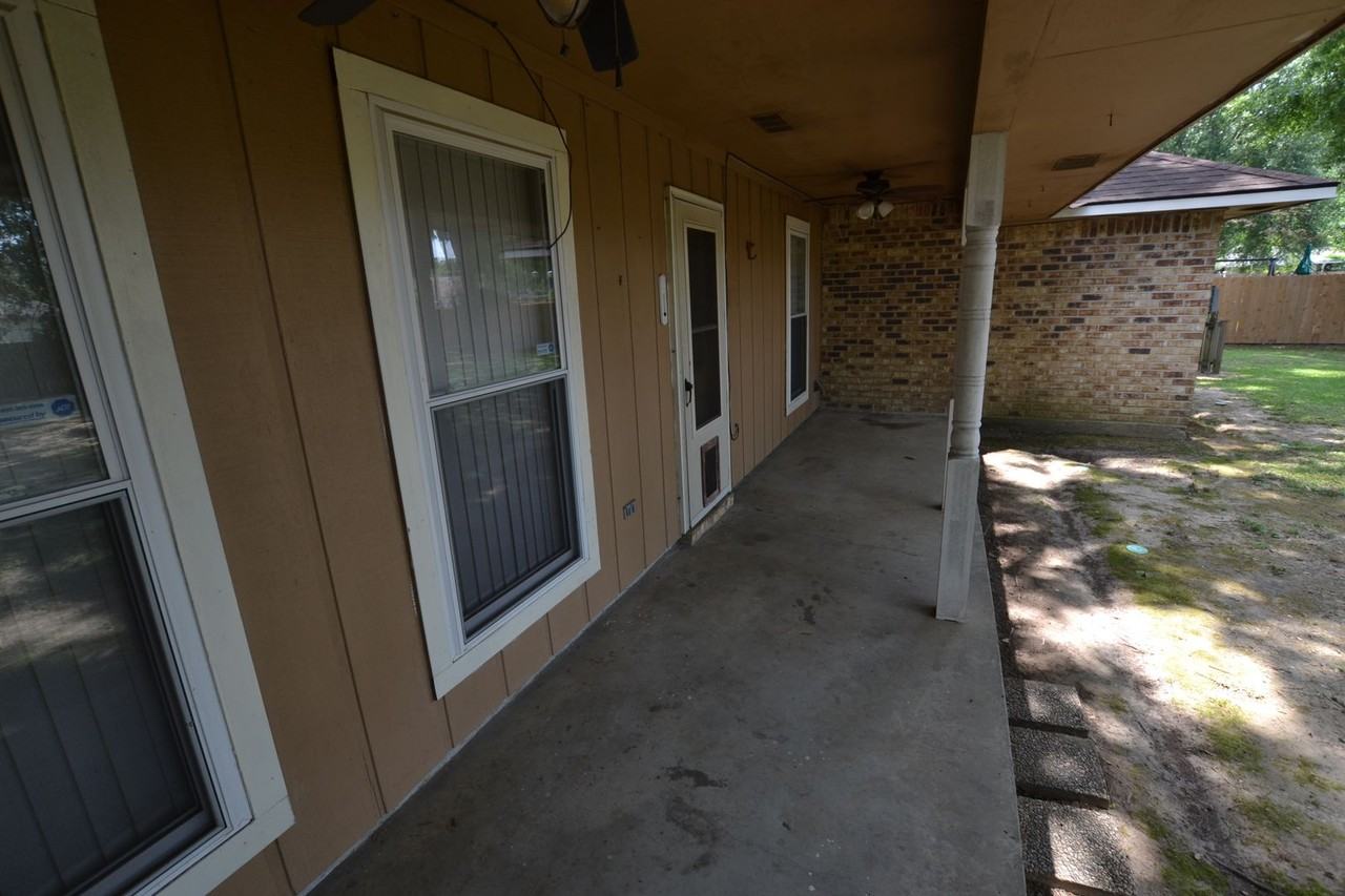 2214 Alice St - Photo 7 of 33