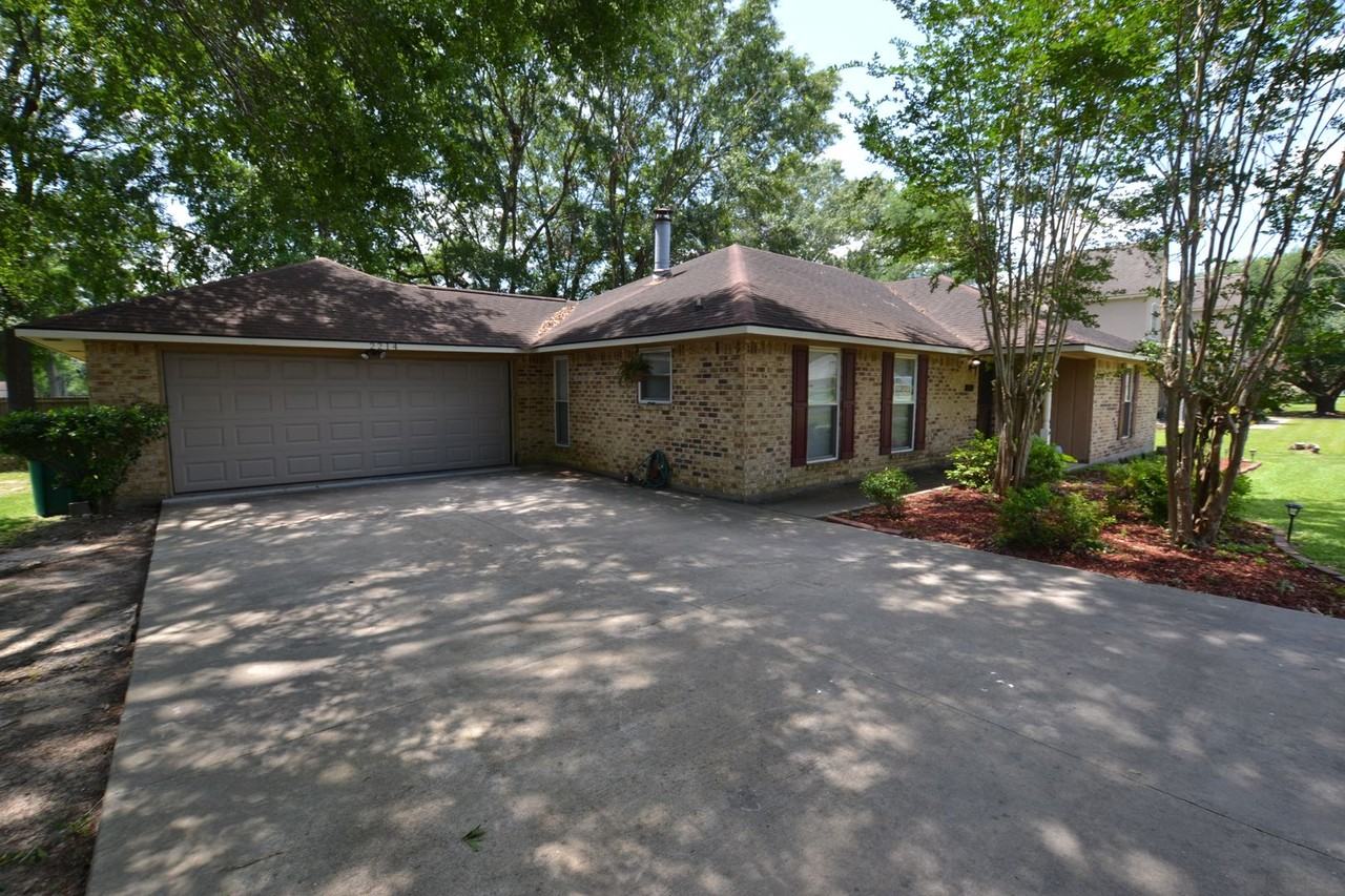 2214 Alice St - Photo 2 of 33