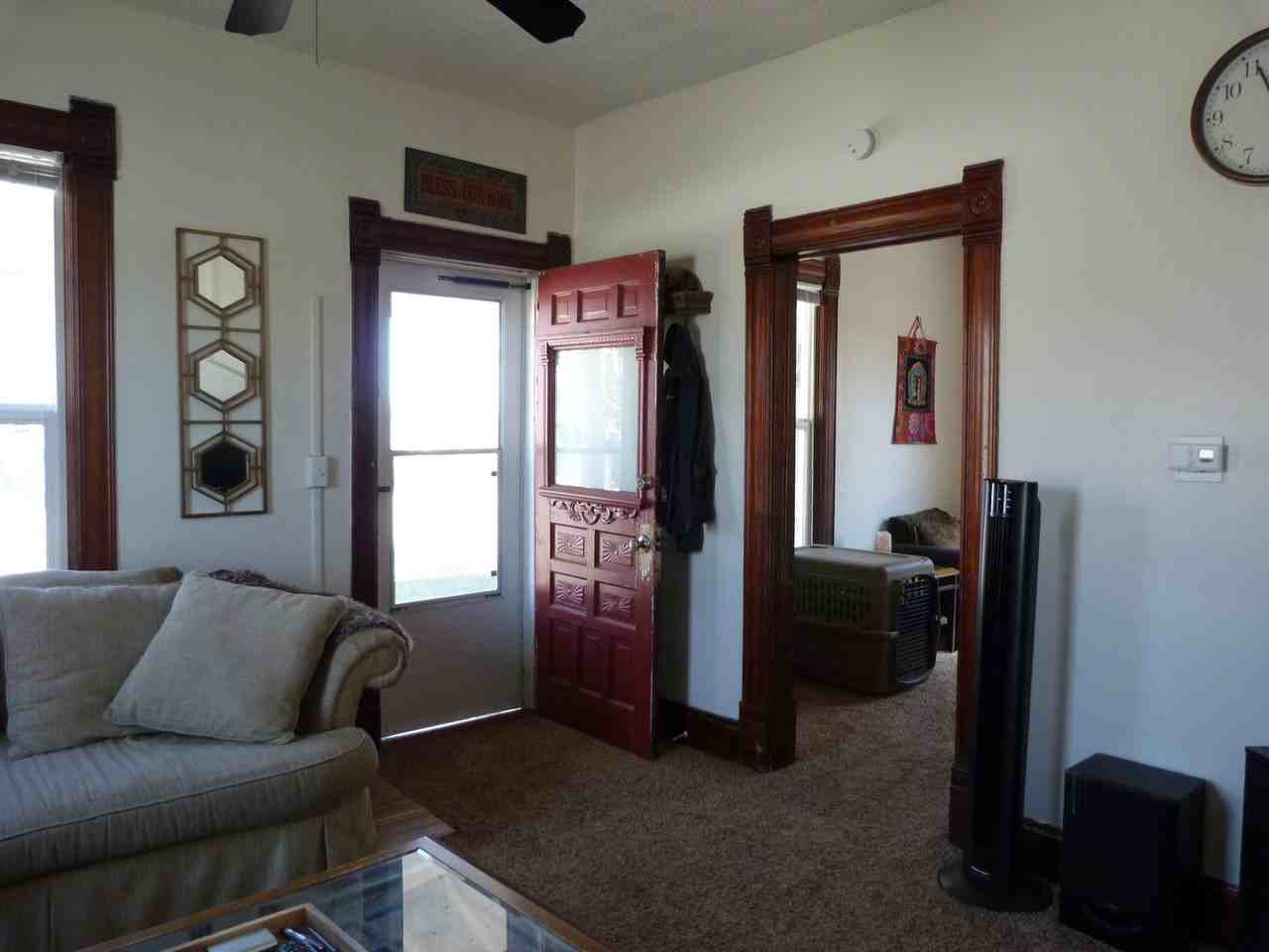 29 Ash St - Photo 3 of 14