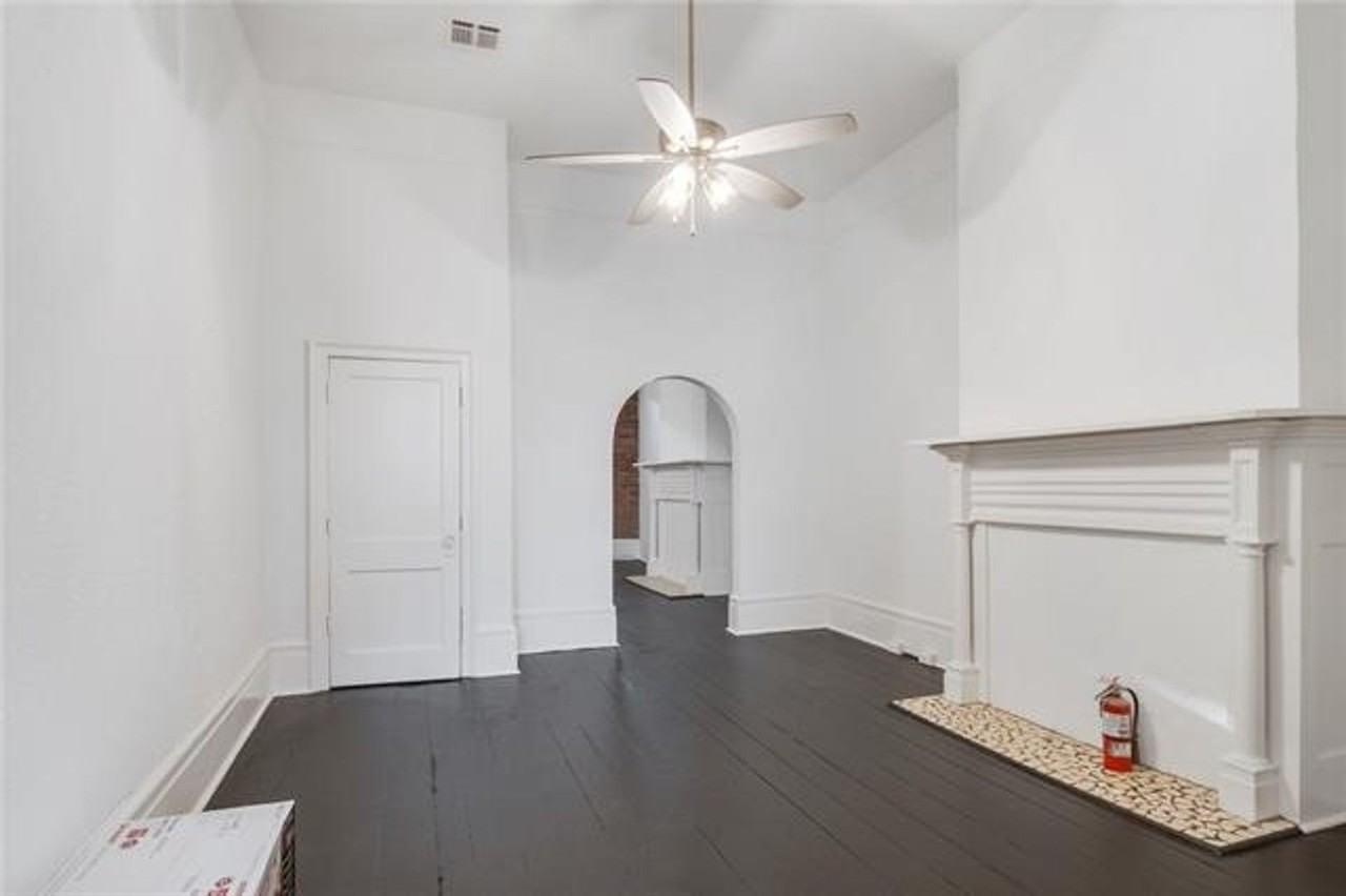 605 Royal St - Photo 3 of 5