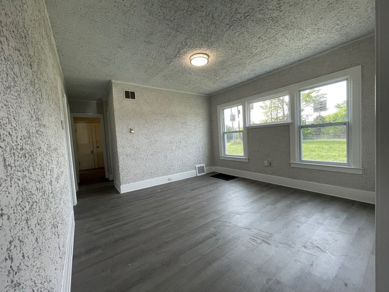 Calvert Duplex (The Shirley) - Photo 3 of 14