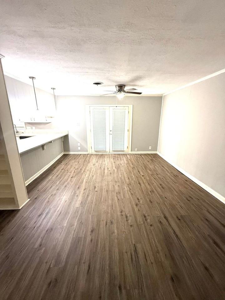 3019 Crawford St - Photo 3 of 14