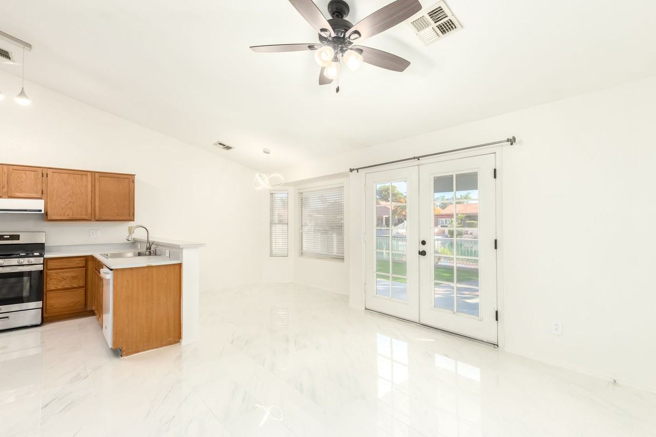 1225 E Artesian Way - Photo 5 of 24