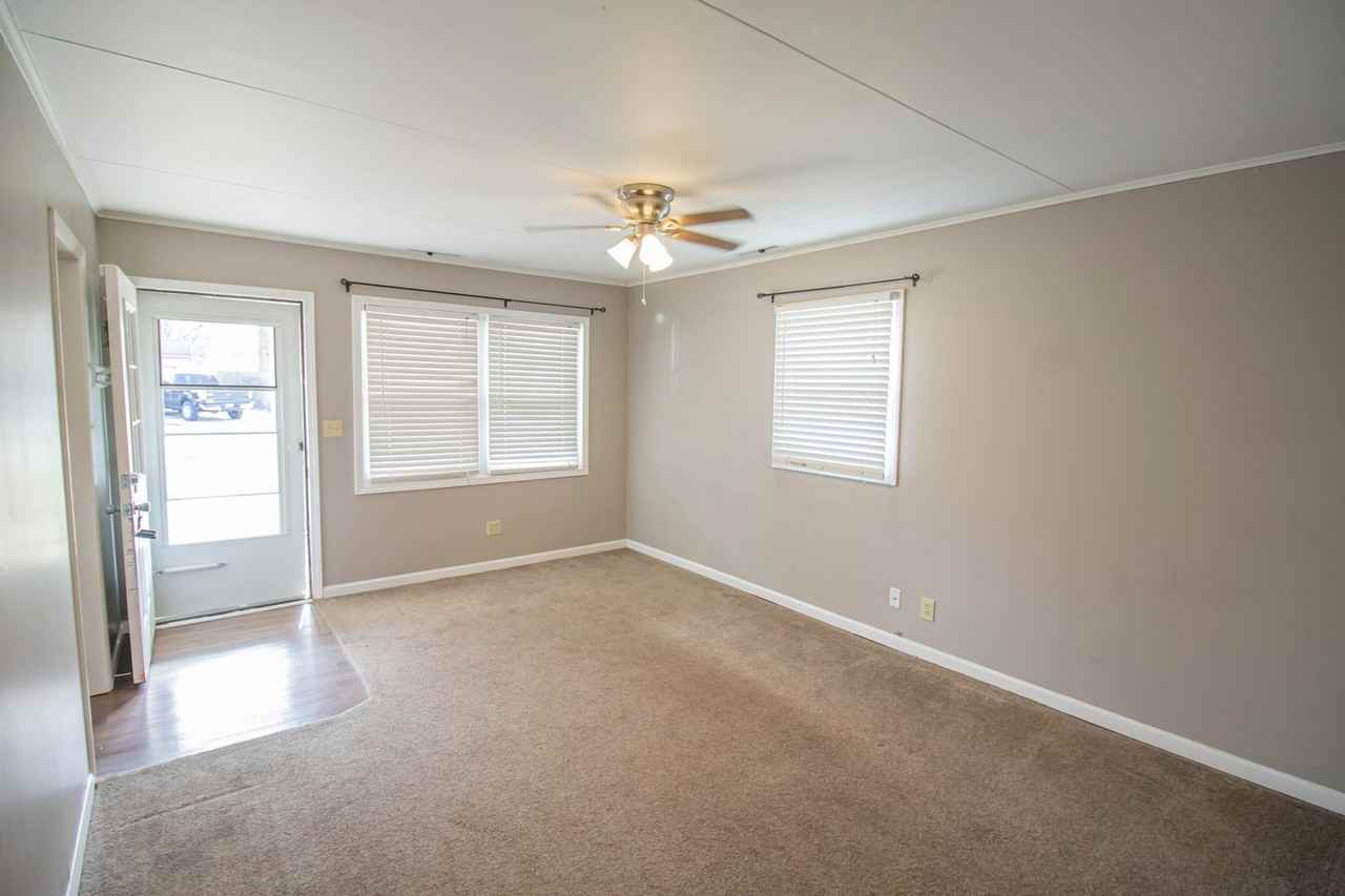 2120 Ulen Ln - Photo 3 of 14