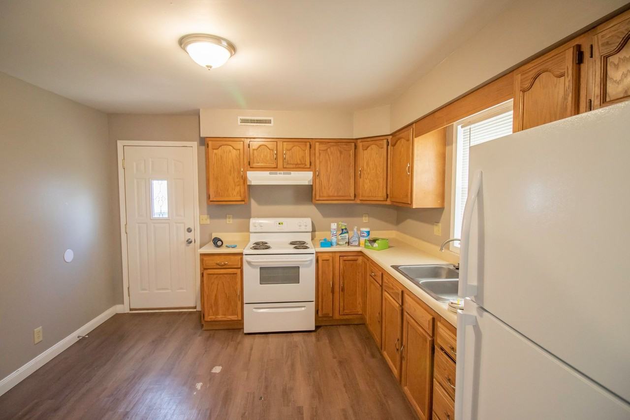 2120 Ulen Ln - Photo 7 of 14