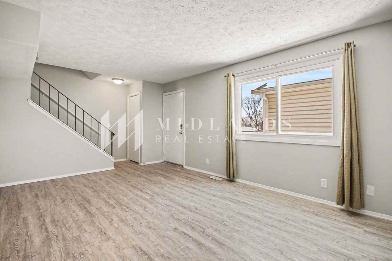 1009 Willow Ave - Photo 2 of 15