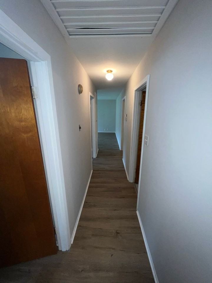 3036 Louise St - Photo 5 of 11