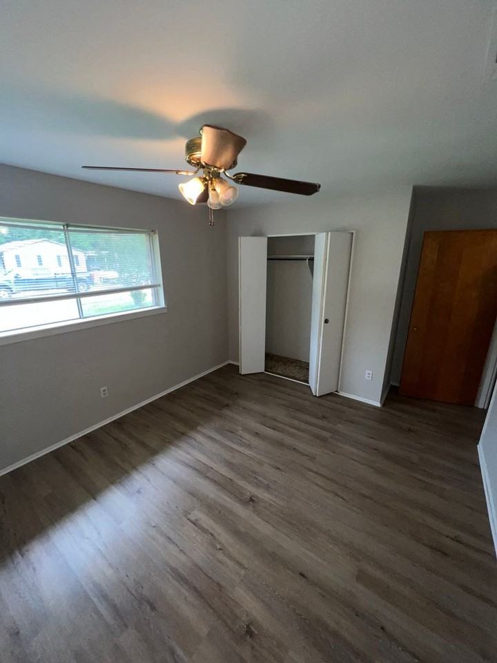 3036 Louise St - Photo 7 of 11