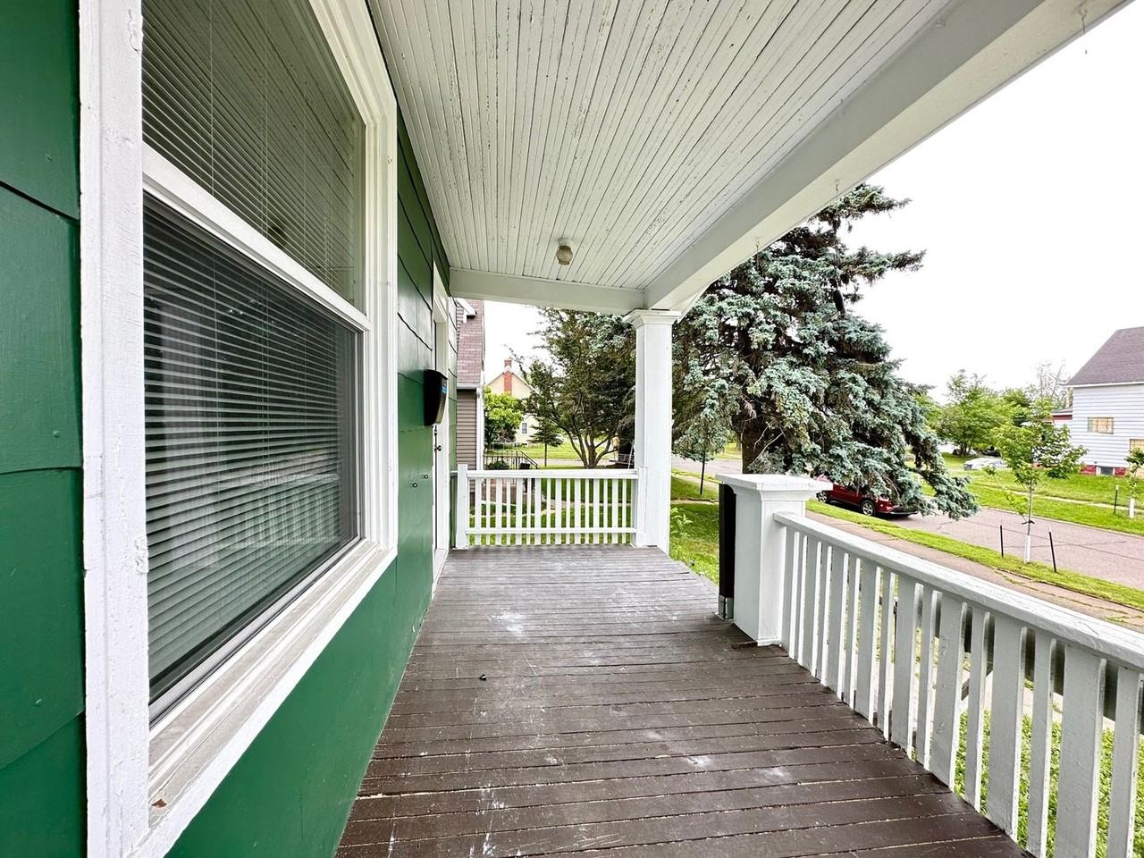 3905 W 6th St - Photo 2 of 15