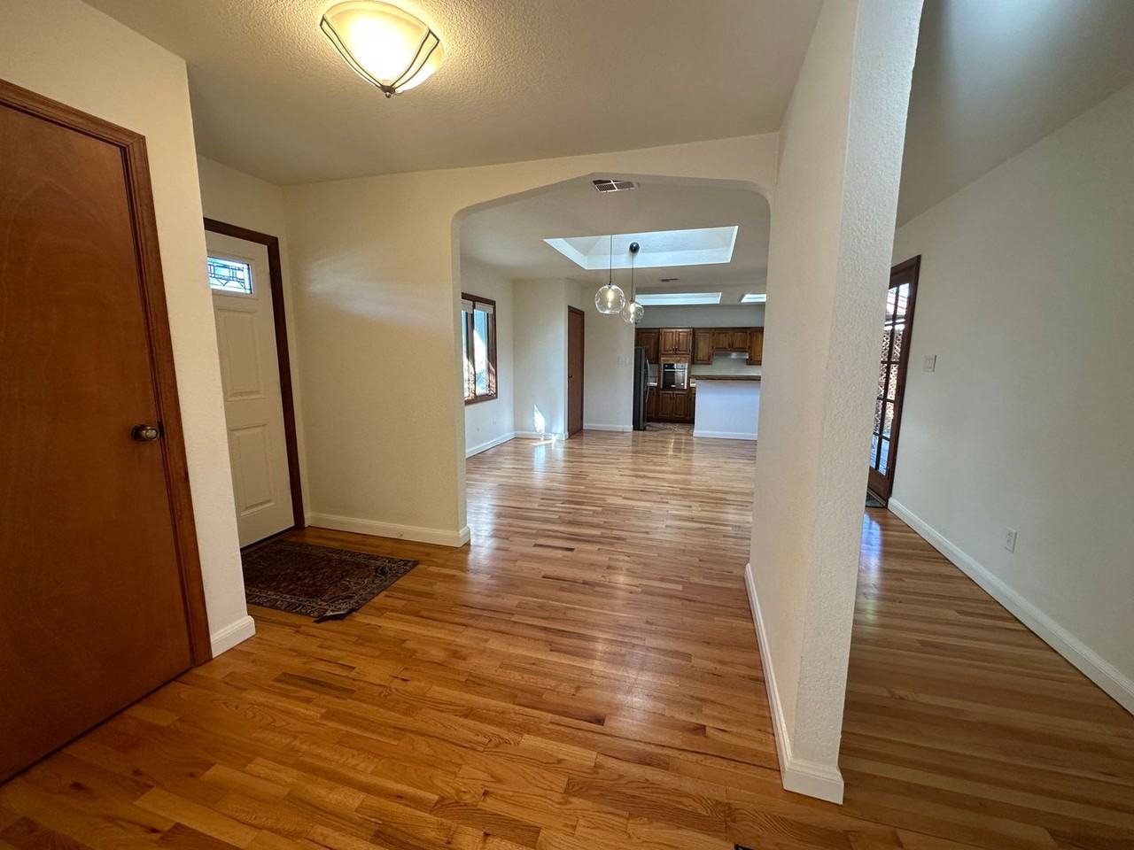 406 N Santa Cruz Ave - Photo 5 of 28