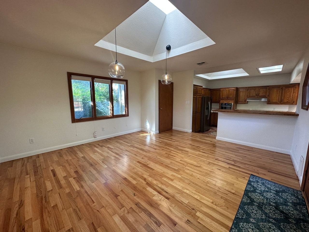 406 N Santa Cruz Ave - Photo 6 of 28