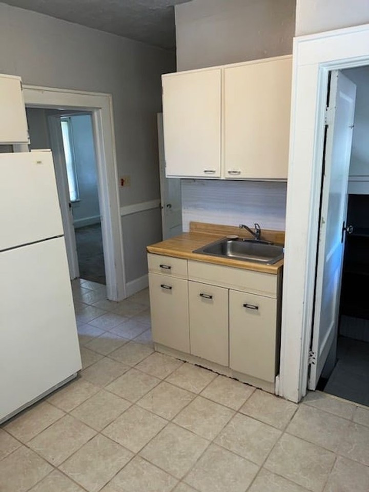 660 Taylor Ave - Photo 4 of 8