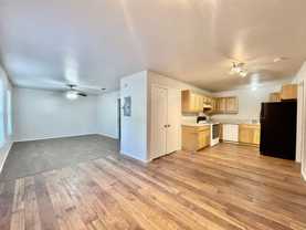 1013/1015 Advance St - Photo 1 of 1