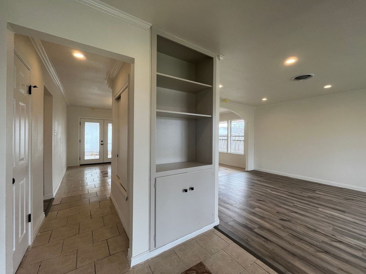 1041 Brawner Pkwy - Photo 2 of 27