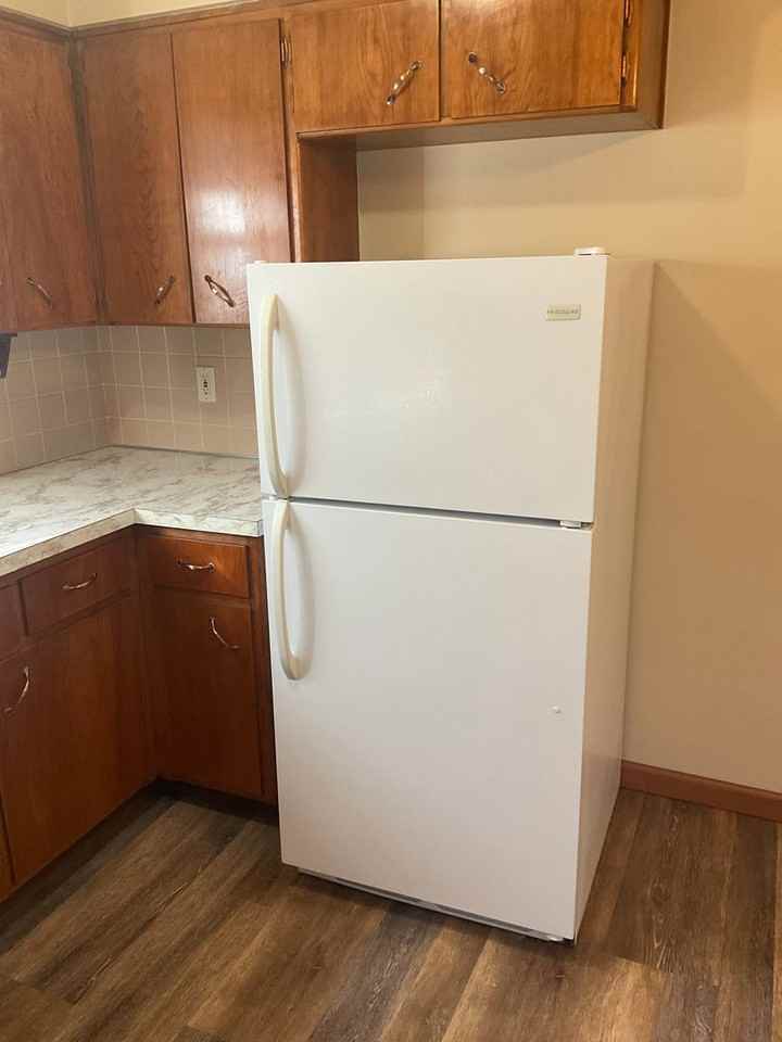 111 Winthrop Dr - Photo 2 of 7