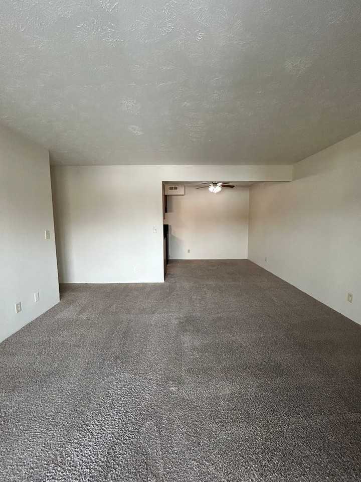 Wheaten Place (10919 Cottonwood Lane) - Photo 3 of 42