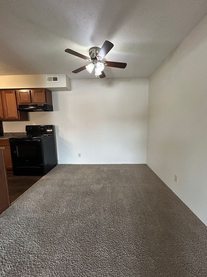 Wheaten Place (10919 Cottonwood Lane) - Photo 4 of 42