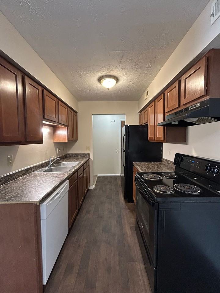 Wheaten Place (10919 Cottonwood Lane) - Photo 6 of 42