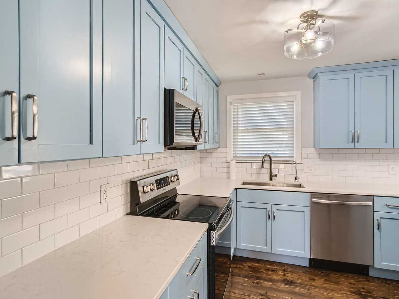 1608 Peerman Dr - Photo 7 of 26