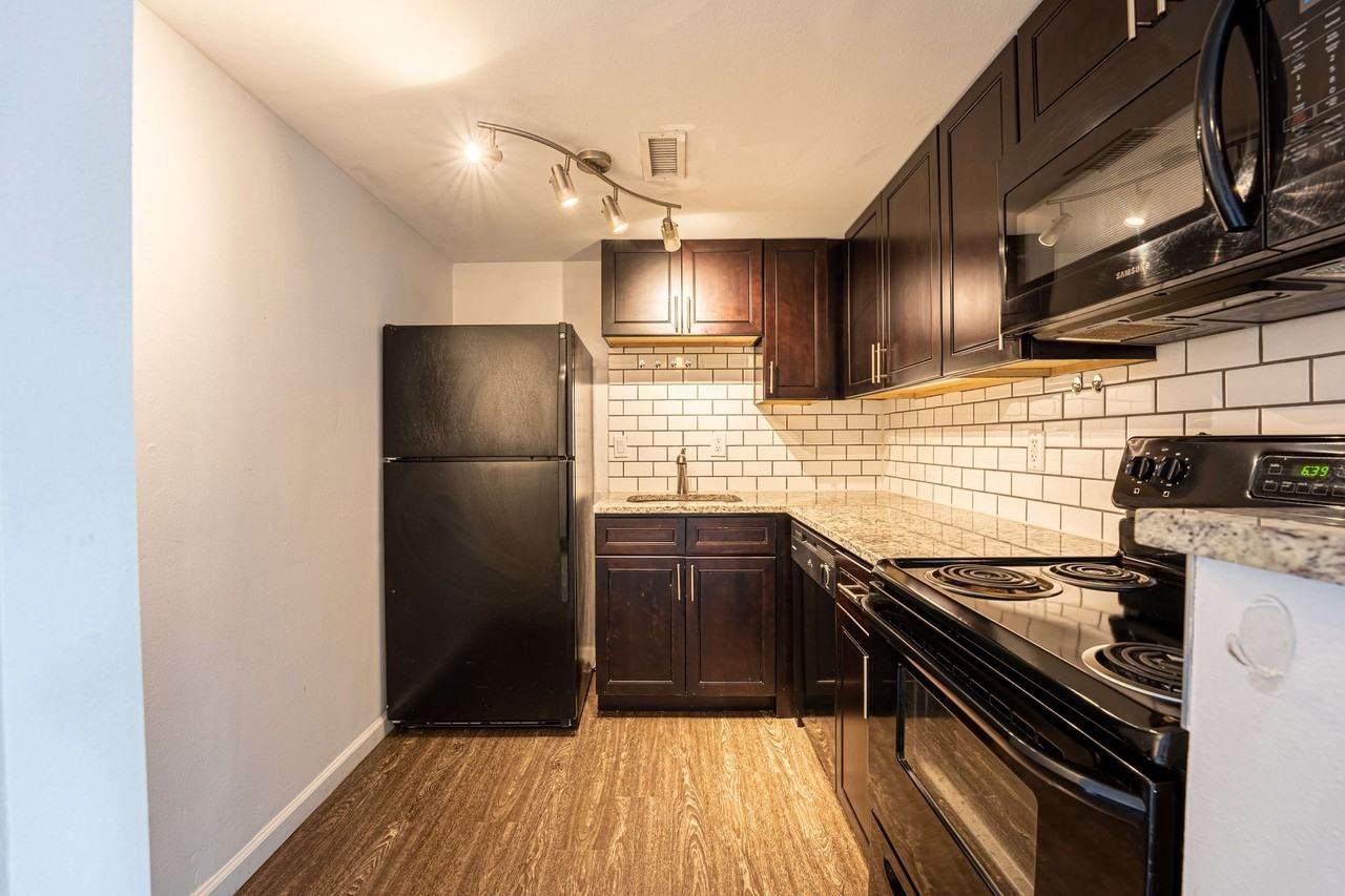 Arbor and Bottleworks - Photo 3 of 14