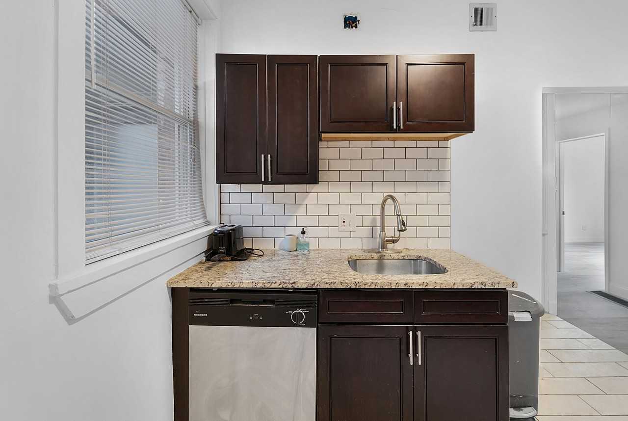 The Lyndon - Photo 6 of 15