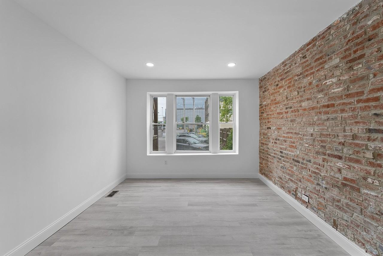 The Lyndon - Photo 7 of 15