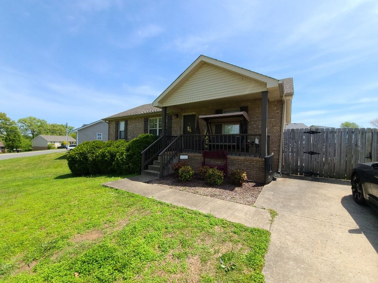 1319 Chucker Dr - Photo 2 of 11