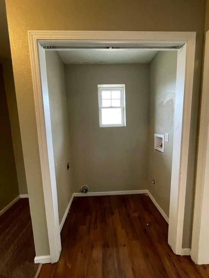 640 W Country Squire Ct - Photo 5 of 10