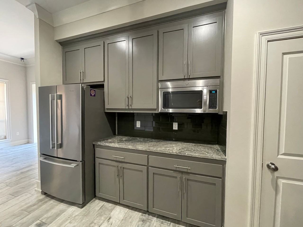 8038 Seville Ct - Photo 3 of 14