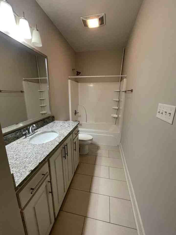 8038 Seville Ct - Photo 5 of 14