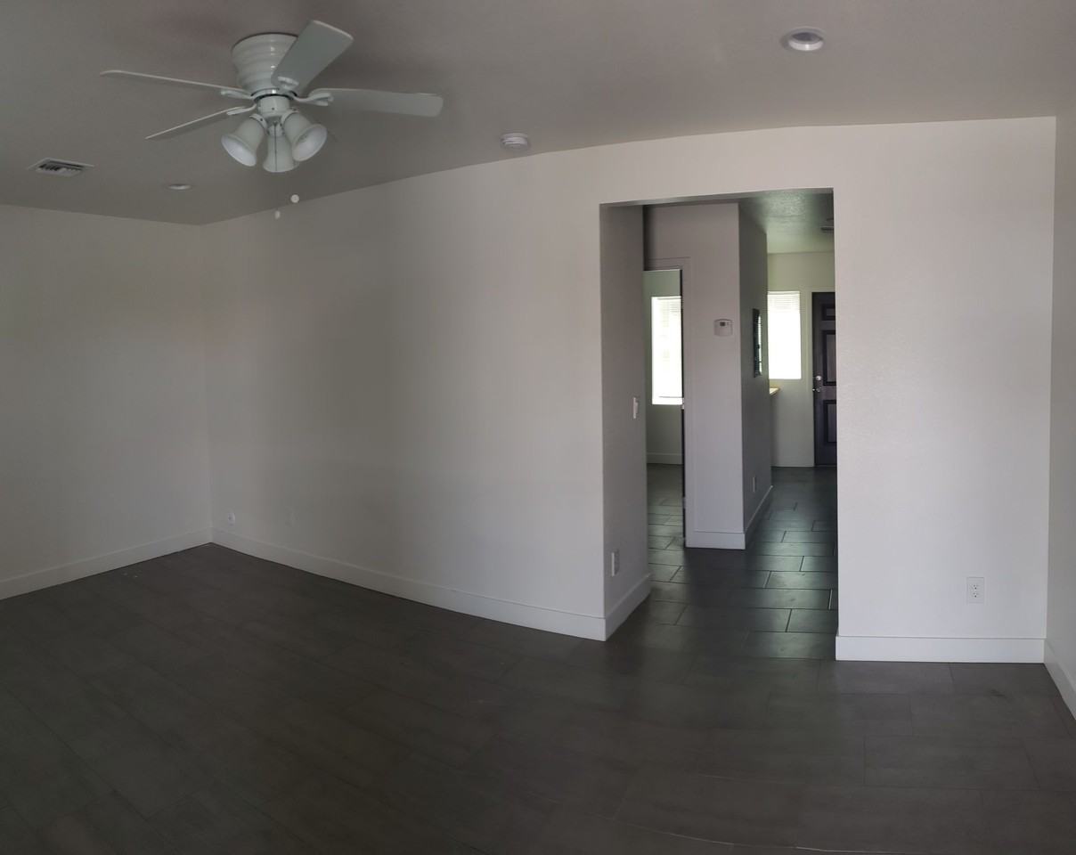 12 on 10 Apartments - Photo 4 of 50