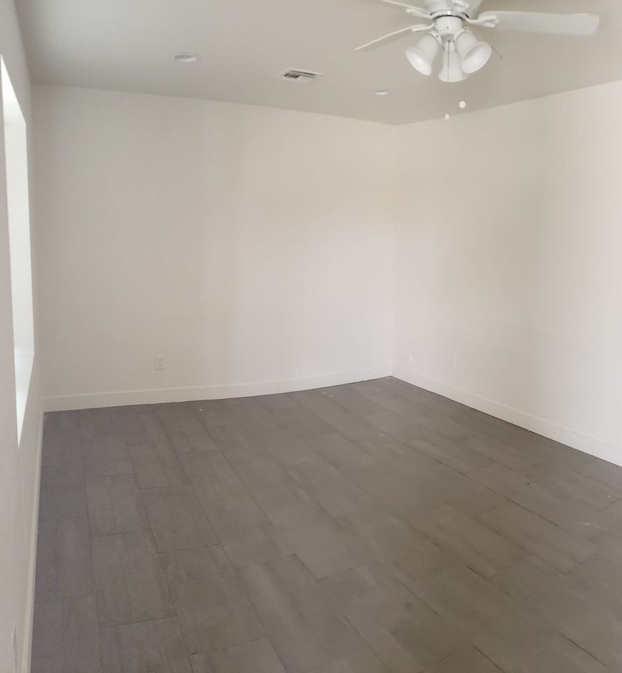 12 on 10 Apartments - Photo 6 of 50