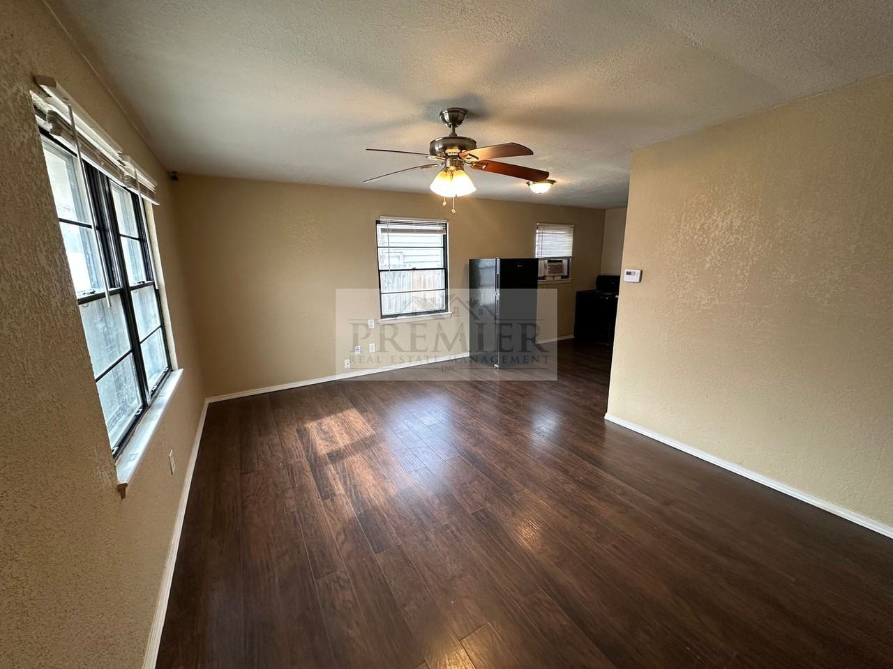 4818 Woodend Ave - Photo 2 of 15