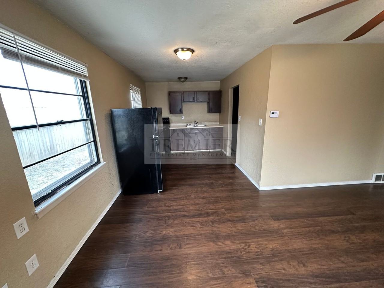 4818 Woodend Ave - Photo 3 of 15