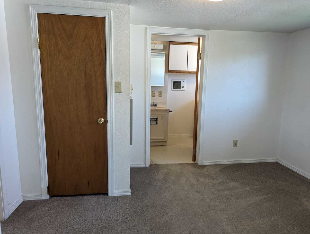 2518 17th St - Photo 7 of 18