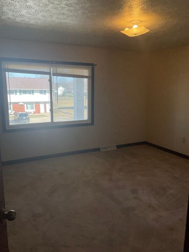 405A E Poos Dr - Photo 5 of 14